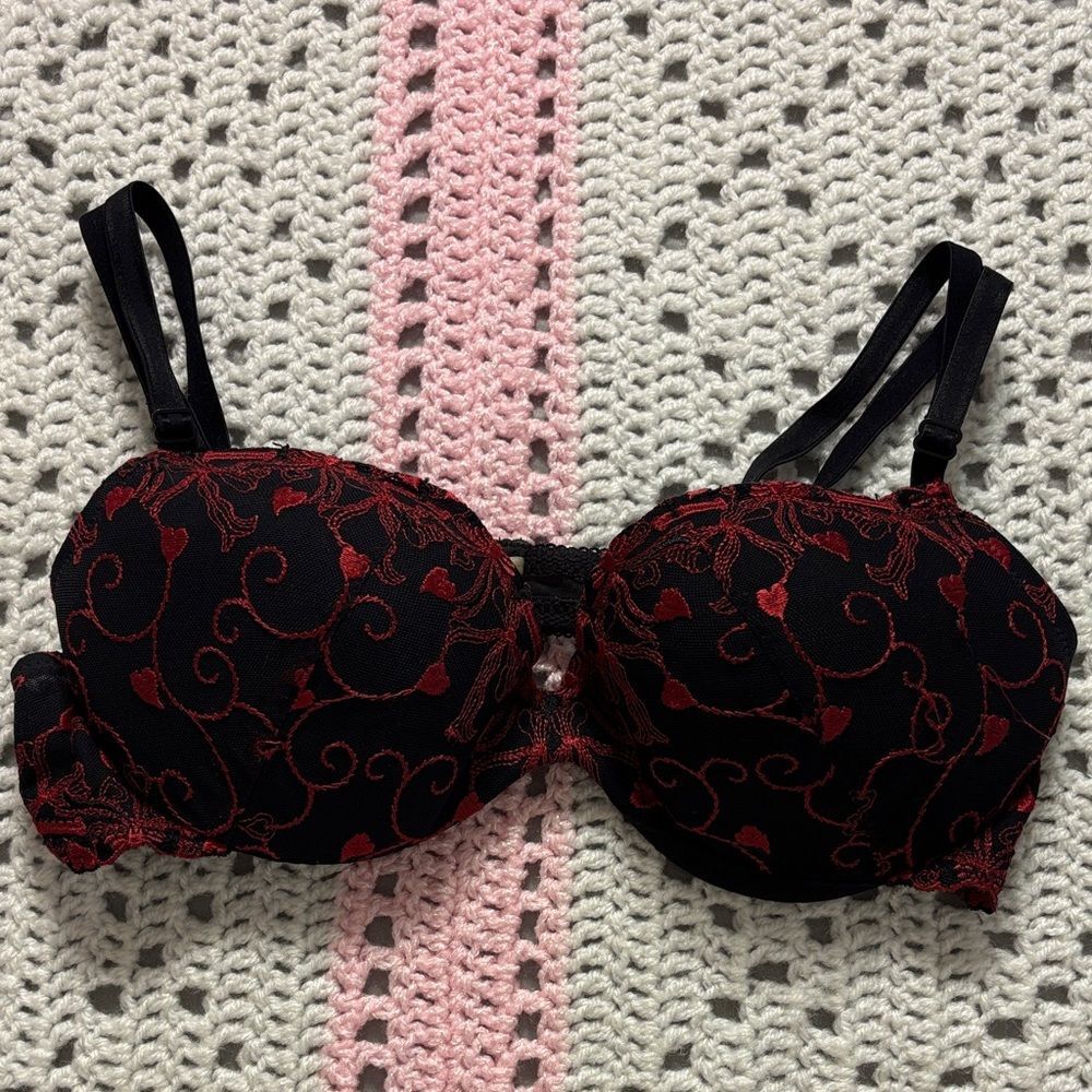 Wonderbra Vintage Black & Red Love Lace Sexy Lingerie Push Up Bra 34B 08/2005